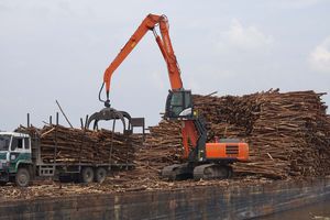 macchina di movimentazione materiali cingolata