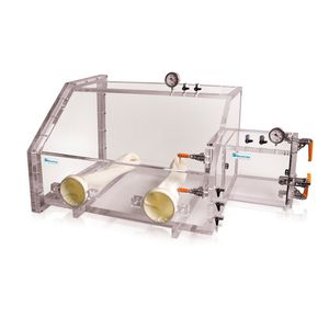 glove box isolatore