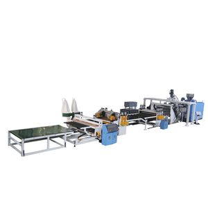 linea di estrusione per pannelli in materia plastica