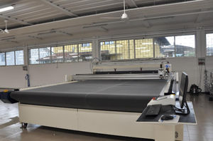 macchina da taglio CNC