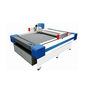 plotter da taglio per materiale tessile