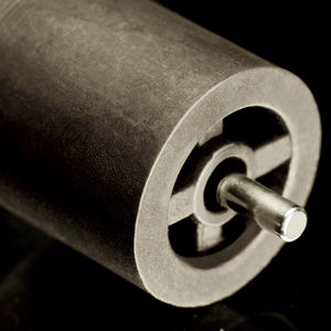 magnete permanente in ferrite con legante polimero / in ferrite con legante elastomero / cilindrico / anisotropo