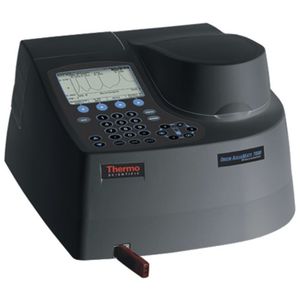 spettrofotometro visibile / benchtop / per assorbanza