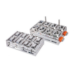 stampo per iniezione plastica vaschette 1