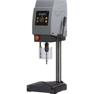 foratrice-maschiatrice CNC