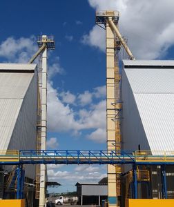 elevatore a tazze industriale
