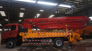 pompa autocarrata per calcestruzzo per cantiere
