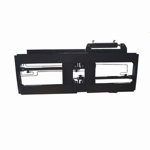 attrezzatura di spostamento laterale dotata di posizionatore integrato per carrello elevatore per carrello elevatore