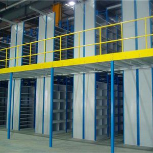 soppalco industriale con scaffalature 1