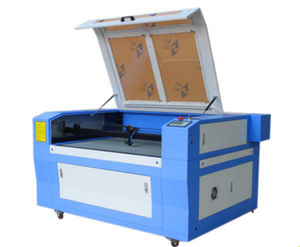 macchina per incisione laser CO2