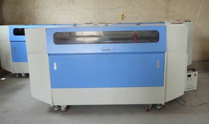 macchina per incisione laser CO2