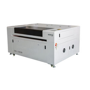 macchina da taglio laser CO2