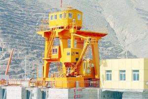 gru a cavalletto per centrale idroelettrica 1
