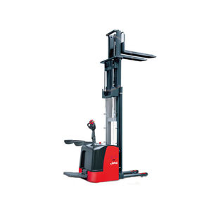accatastatore elettrico