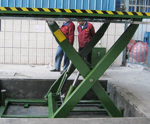 piattaforma elevatrice a forbice fissa