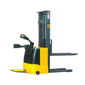 accatastatore a batteria