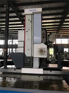 centro di alesatura e fresatura CNC