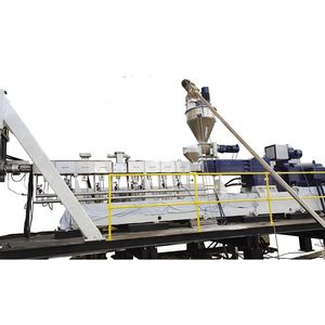 linea di estrusione per pannelli in materia plastica