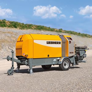 pompa per calcestruzzo montata su rimorchio