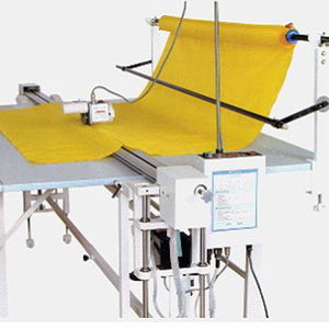 macchina da taglio per materiale tessile