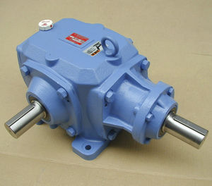 riduttore con coppia spiroconica