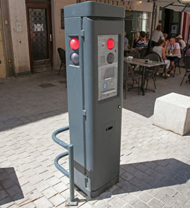 colonnina di controllo accessi