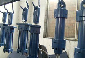 cilindro idraulico