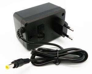 alimentatore elettrico ad inserimento