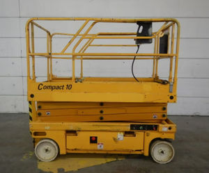piattaforma elevatrice a forbice semovente