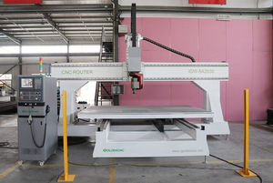 centro di lavoro CNC 5 assi