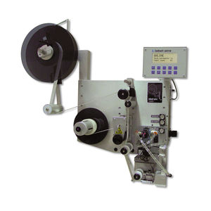 applicatore di etichette automatico 1
