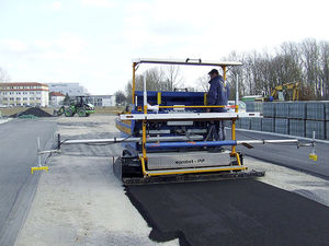 macchina finitrice stradale