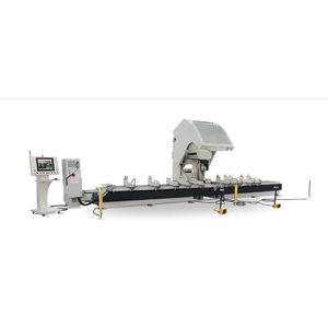 centro di lavoro CNC 5 assi