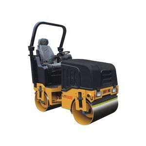 rullo compattatore a vibrazione 1