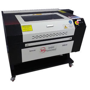 macchina da taglio laser CO2