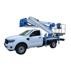 piattaforma articolata montata su camion