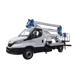 piattaforma articolata montata su camion