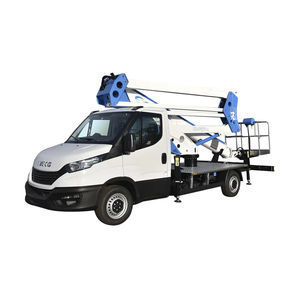 piattaforma articolata montata su camion