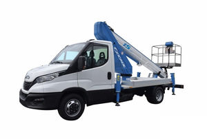 piattaforma telescopica montata su camion