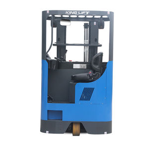 carrello elevatore retrattile con alimentazione a batteria