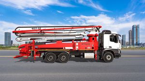 pompa autocarrata per calcestruzzo per cantiere