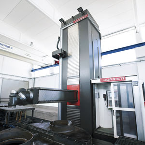 fresatrice CNC a montante mobile