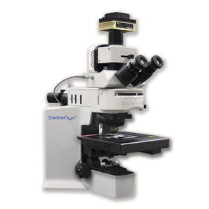 microscopio da laboratorio