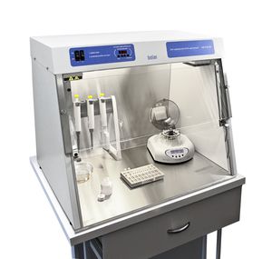 cappa PCR con irradiazione UV