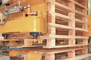 impilatore disimpilatore di pallets 1