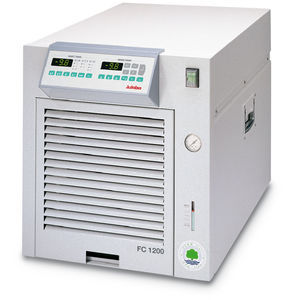 refrigeratore a circolazione d'acqua / da laboratorio / compatto / con riscaldatore