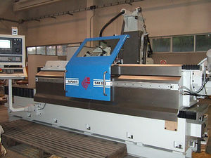 macchina filettatrice CNC