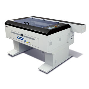 macchina da taglio laser CO2