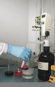 guanti da laboratorio