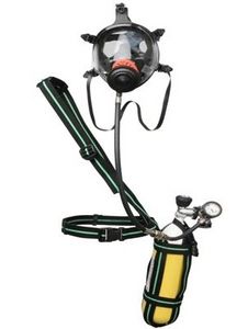casco con respiratore